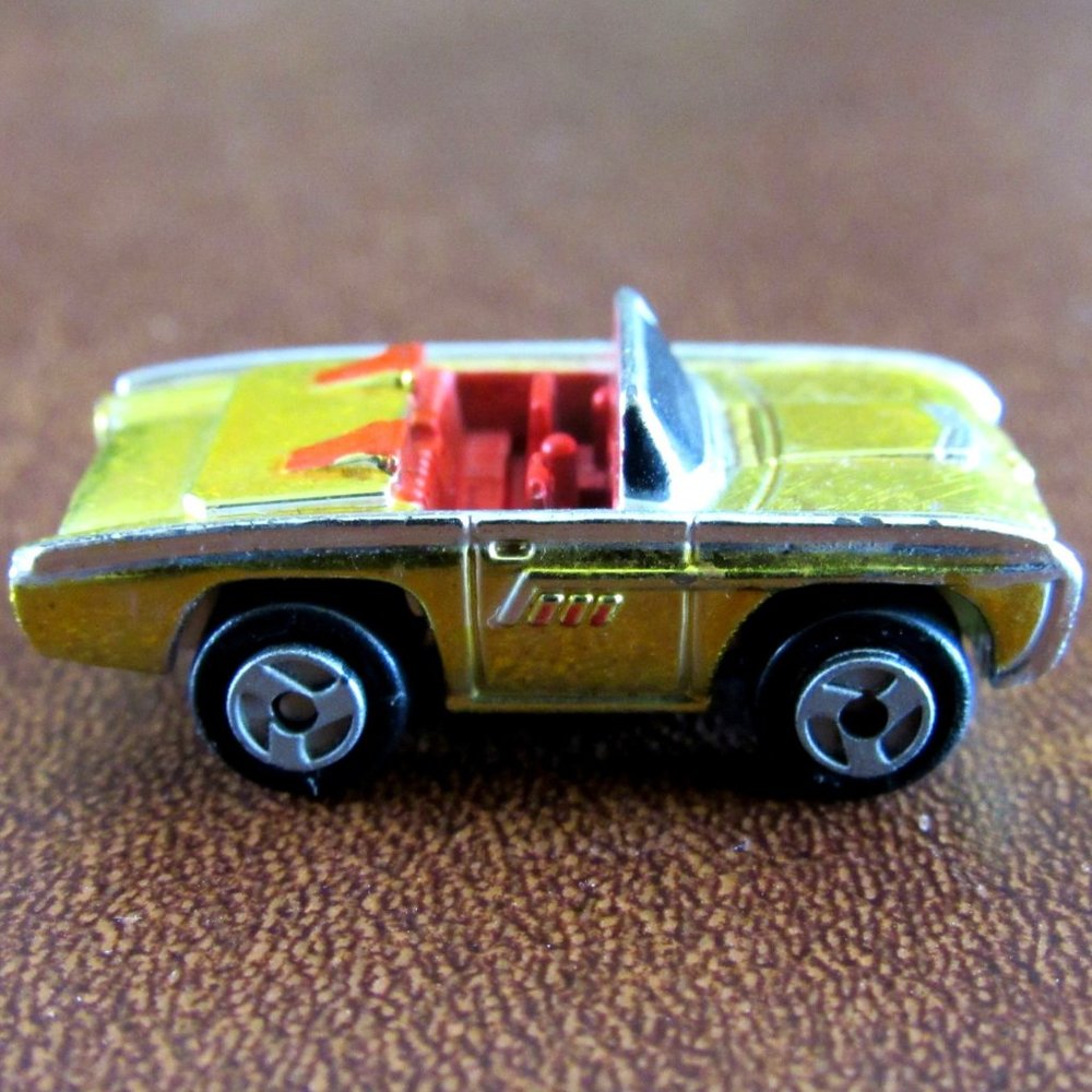 VTG Galoob Micro Machines 63 Ford Thunderbird Convertible Gold Red Accents